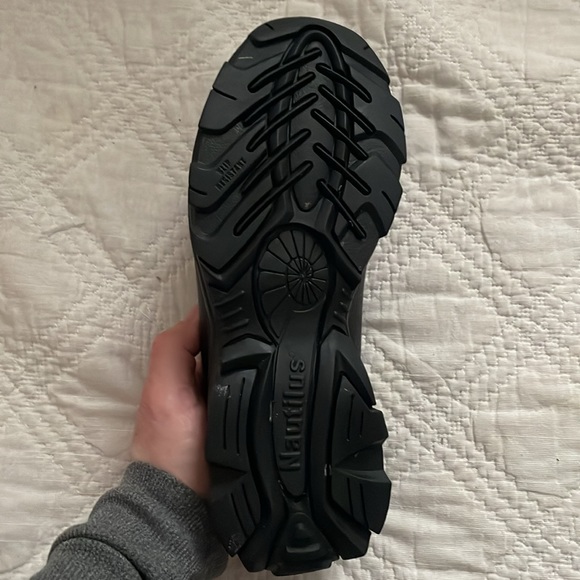 Nautilus Safety Footwear Slip-On ESD N1620 Men's Safety Toe Work Shoes - Picture 2 of 13